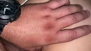 play Fodeu a esposa de outra pessoa anal no chuveiro. creme anal