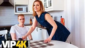 play Tutor4k. Prüfung ist nicht bestanden und wütender Student zahlt Mathe-Nachhilfe durch Sex zurück
