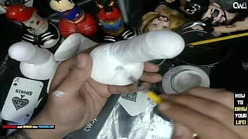 play Wie bereite ich meine Dildos zum Bemalen von Pornostar-Charakteren vor?
