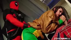 Abspielen Allie Haze und Derrick Pierce bei einem wilden Dreier – Wolverine XXX-Parodie