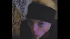 Oynat Bu cesur kızın Chicago şehir merkezinde rastgele sikleri yüz dolar karşılığında emmek için çılgın bir iddiaya girişmesini izleyin!