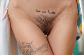 Star du porno Adele Unicorn