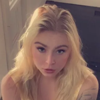 Порнозвезда Krissy Knight